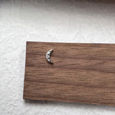 Crescent Moon Stud Earrings in S925 Silver